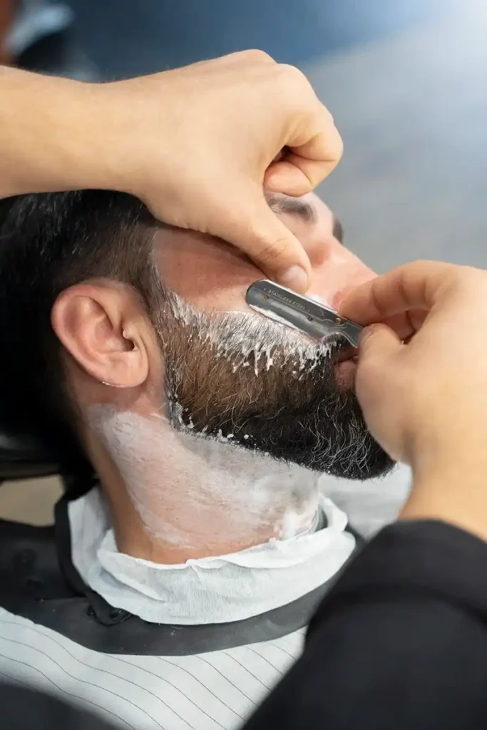 Afeitado tradicional en LuxeBarber
